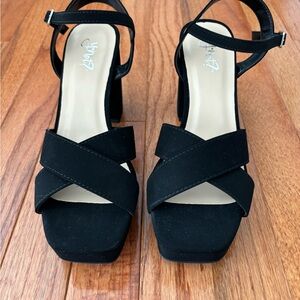 Black High Heel Sandals size 7 NWOT